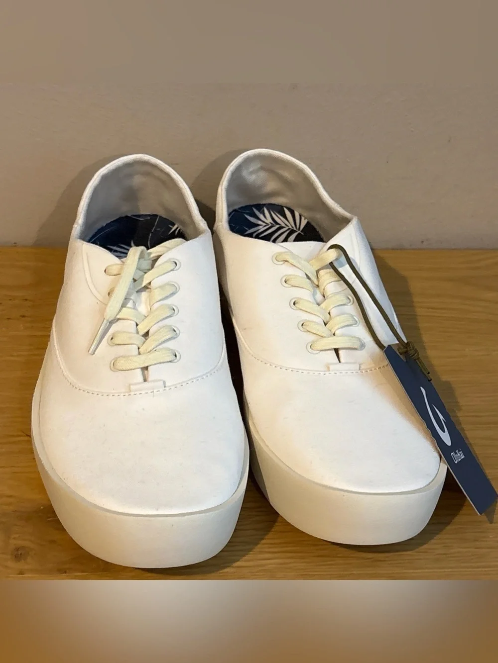 Olukai Tradewind Canvas Casual Sneakers Shoes Off White Men’s 10 NEW